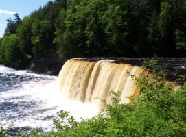 Longer exposure of Tahquamenon Falls