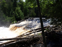 Water going over the Lower Tahquamenon Falls