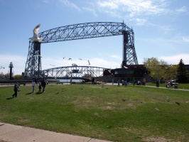 Another picture of the Duluth Lift Bridge