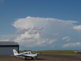 Spreading anvil and airplane