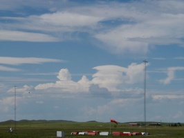 Great picture of a group of thunderstorms in the distance.